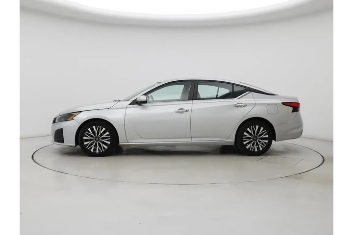 $19998 : Nissan Altima 2023 2.5 SV 4d image 3