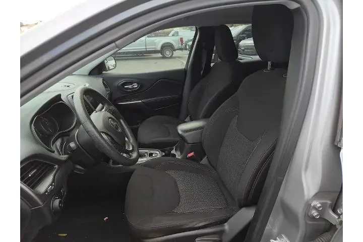 $16730 : Jeep Cherokee 2019 4x4 Uplan image 7