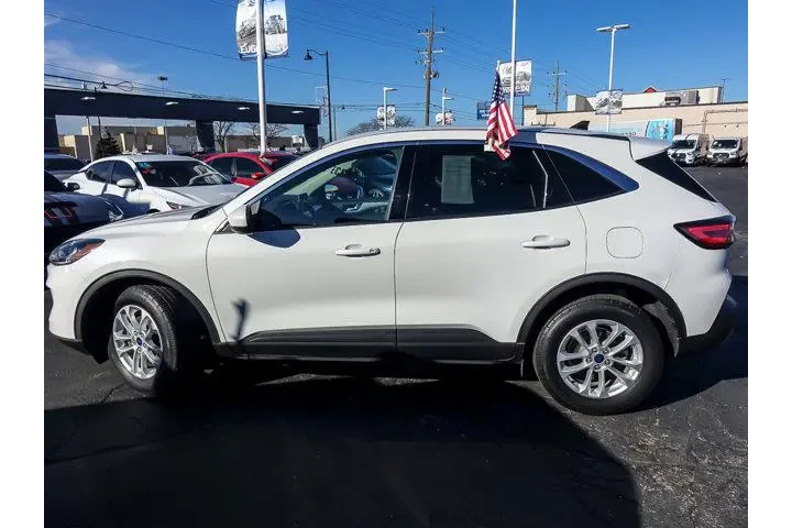 $16880 : Ford Escape 2020 AWD SE 4dr image 5