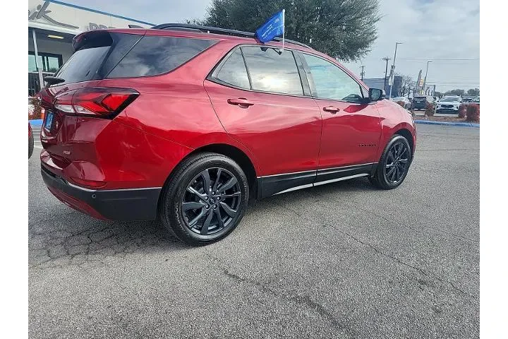 $22498 : Chevrolet Equinox 2023 RS 4d image 3