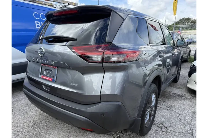 $12800 : 2021 Rogue S image 3