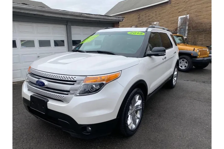 2014 Explorer XLT image 4