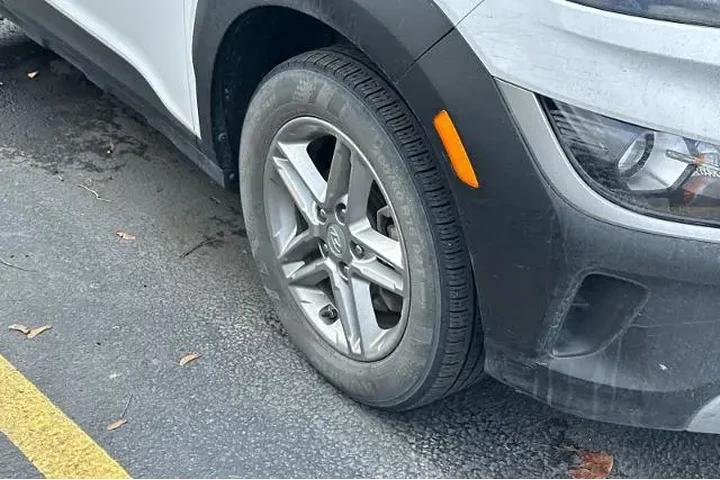 $12995 : Hyundai KONA 2022 AWD SE 4dr image 6