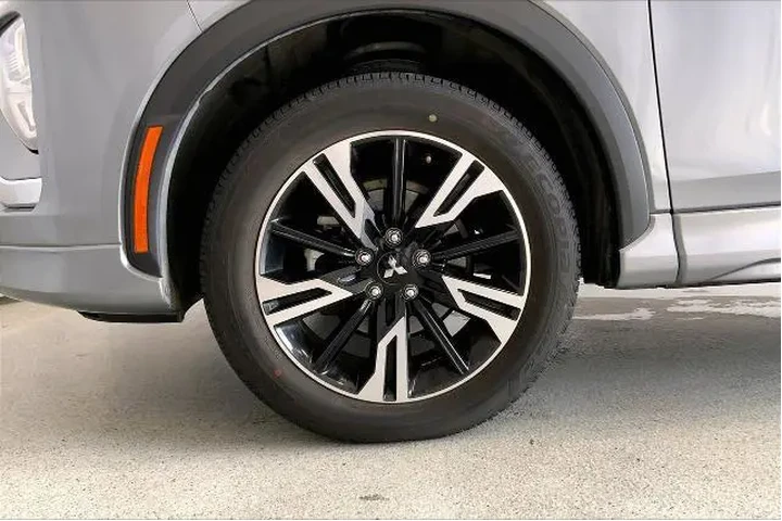 $20461 : Mitsubishi Eclipse Cross 202 image 6