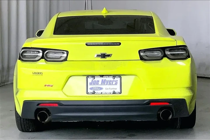 $22471 : Chevrolet Camaro 2021 LT 2dr image 3