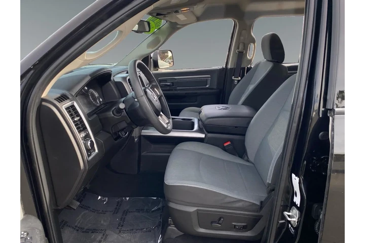 $29900 : Ram 1500 Classic 2023 image 9