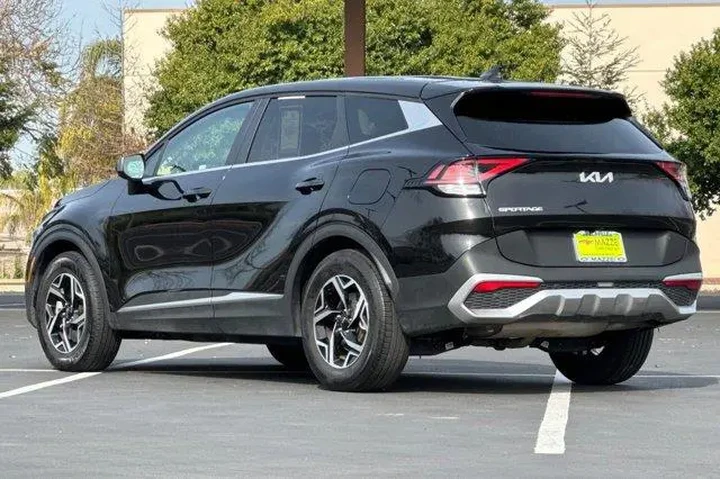 $19798 : Kia Sportage 2024 LX 4dr SUV image 3