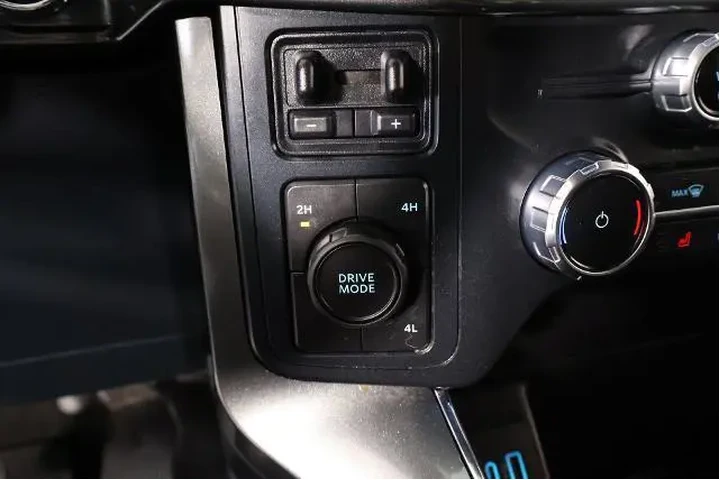 $39812 : Ford F-150 2022 4x4 XLT 4dr image 8