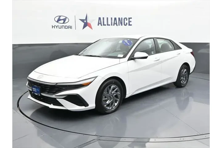$22578 : Hyundai ELANTRA 2024 SEL 4dr image 1