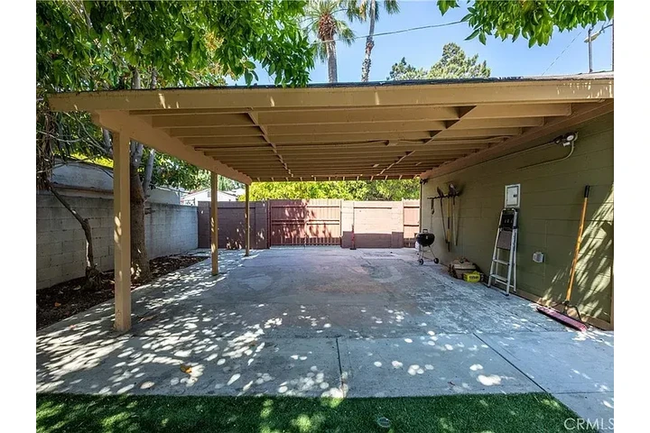 $1000 : 3 beds and 2 baths image 3