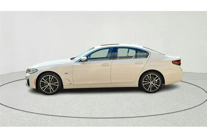 $30998 : BMW 5 Series 2023 530e 4dr S image 6