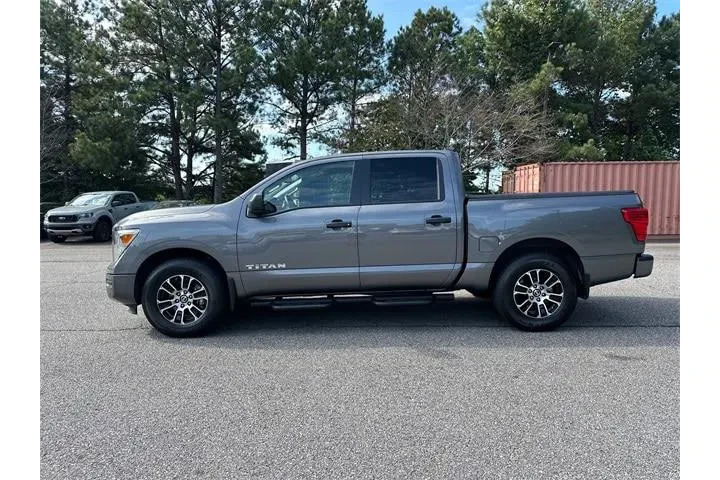 $29998 : Nissan Titan 2022 4x2 SV 4dr image 4