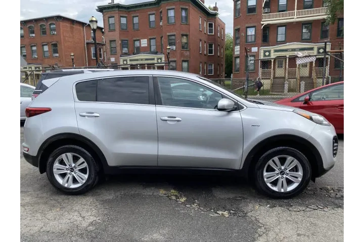 $8399 : 2018 Sportage LX image 9
