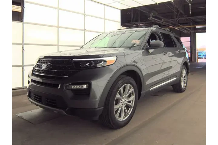 $37990 : Ford Explorer 2023 AWD XLT 4 image 1