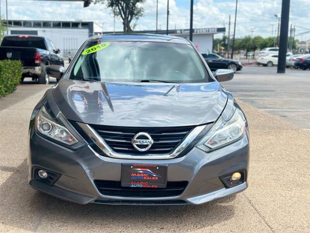 $7900 : 2018 Altima 2.5 S image 4