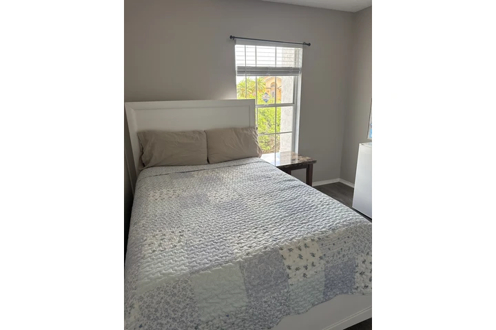 $800 : Rento cuarto cerca Walmart 192 image 2