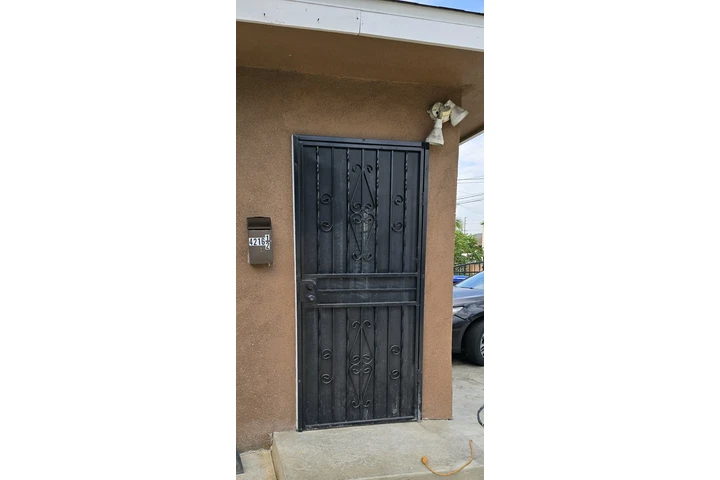 $1700 : Inglewood Studio de Renta image 1