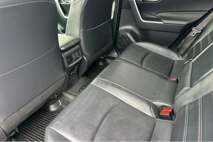 $24500 : Toyota RAV4 2019 AWD XLE Pre image 7