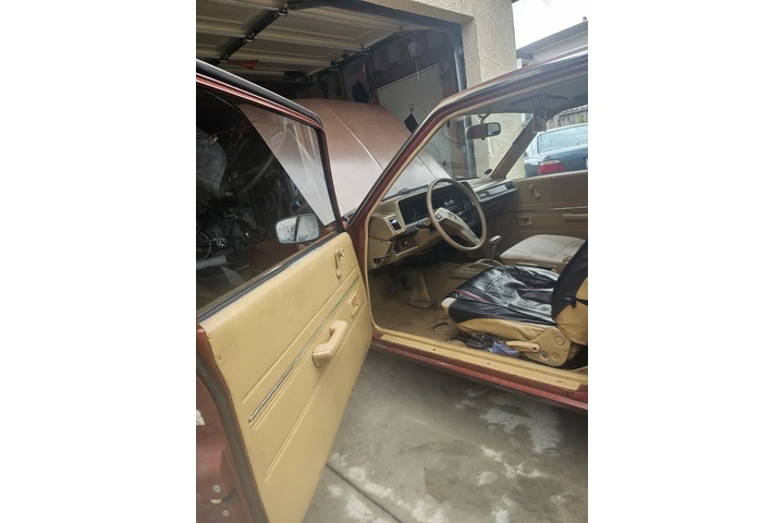 $5900 : Toyota corolla 1981 90k image 8