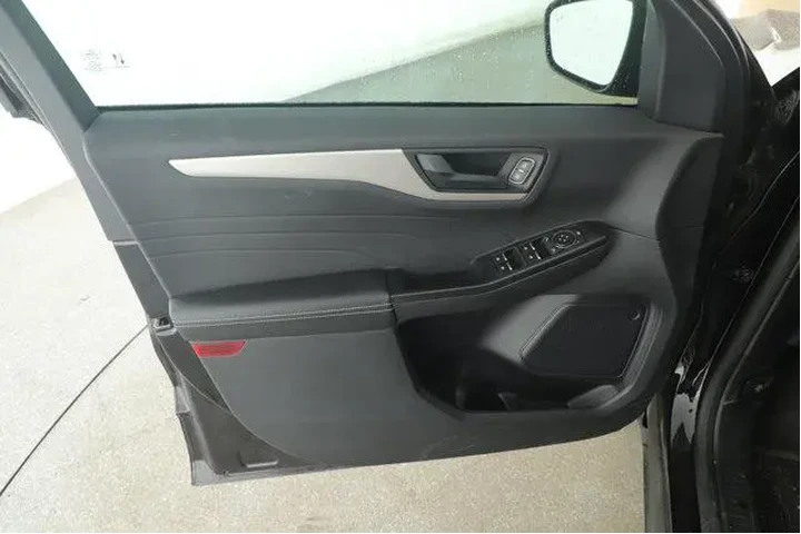 $19994 : Ford Escape 2022 SE 4dr SUV image 9