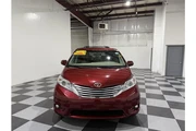 $24929 : Sienna 2017 thumbnail