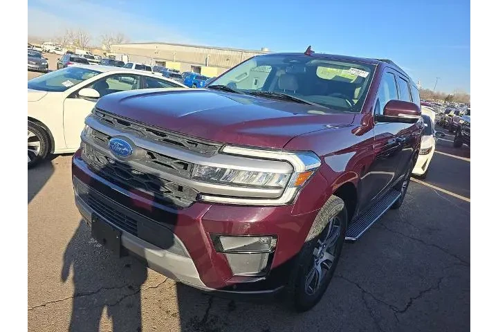 $35898 : Ford Expedition 2023 4x2 XLT image 1