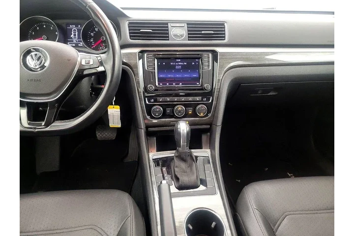 $13599 : Volkswagen Passat 2016 1.8T image 9