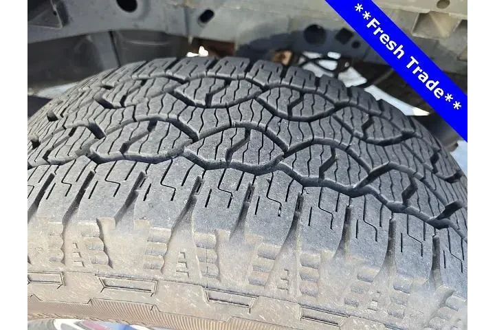 $37575 : Ford F-150 2023 4x4 XLT 4dr image 4