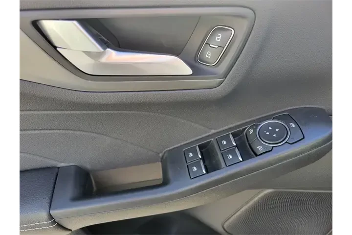 $25936 : Ford Escape Plug-In Hybrid 2 image 10