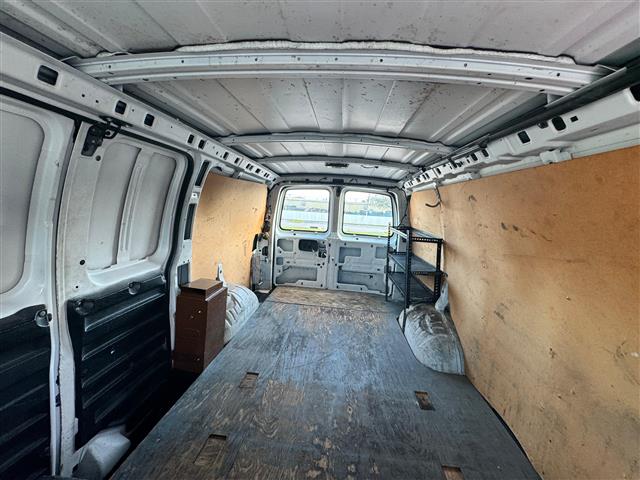 $4900 : Chevrolet Express 2001 image 2