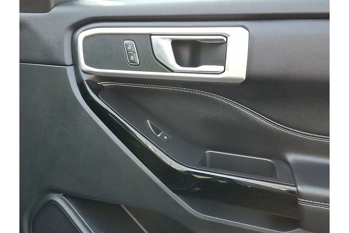 $38339 : Ford Explorer 2022 AWD ST 4d image 10