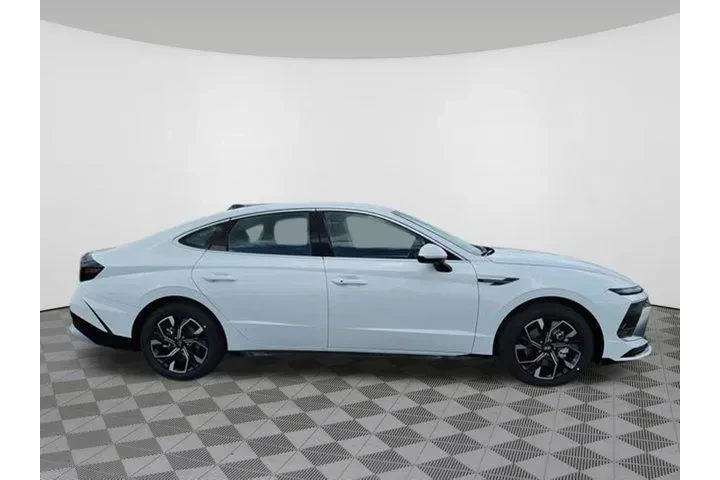 $29252 : Hyundai SONATA 2025 SEL 4dr image 2