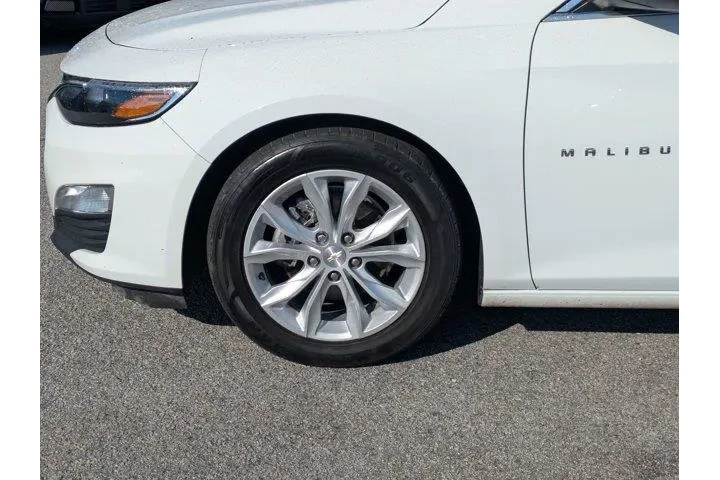 $17995 : Chevrolet Malibu 2023 LT 4dr image 10