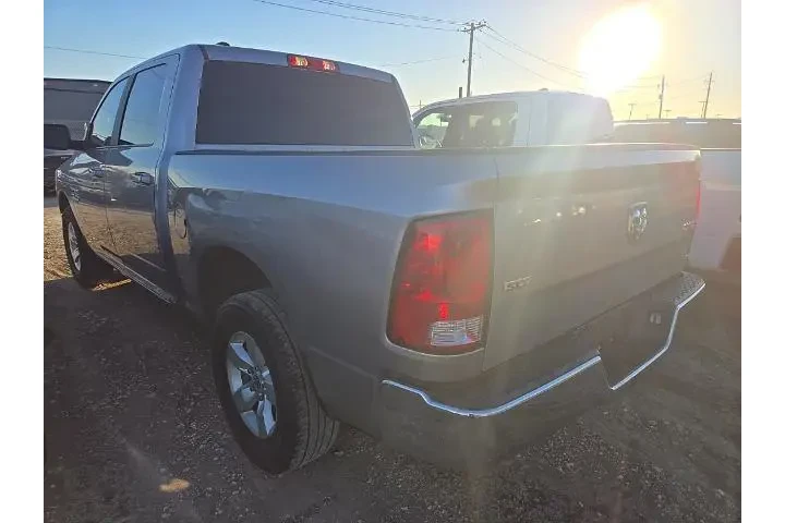 $23059 : Ram 1500 Classic 2021 4x4 SL image 2