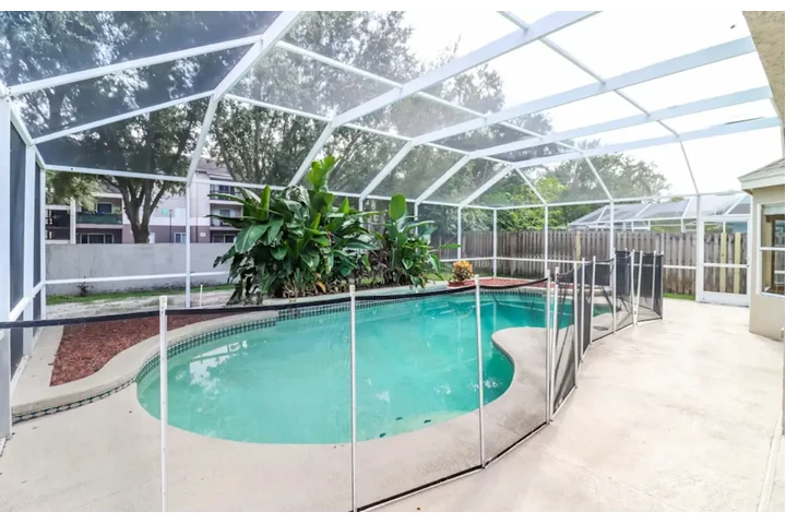 $1200 : This standout house image 10
