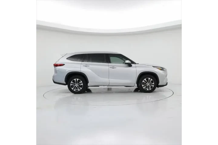 $31998 : Toyota Highlander 2021 XLE 4 image 7