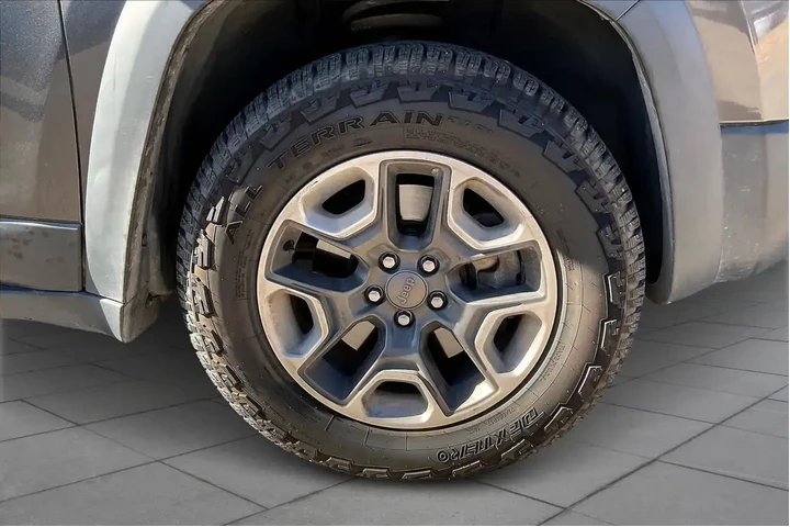 $16367 : Jeep Cherokee 2019 4x4 Trail image 10