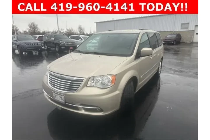 $7900 : Chrysler Town and Country 20 image 3