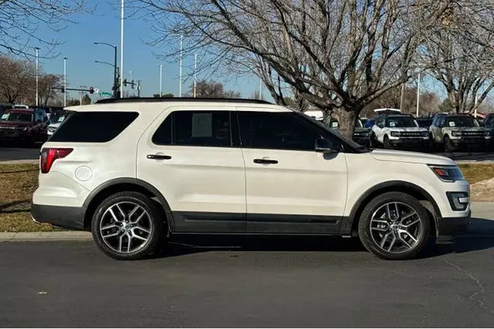 $16995 : Ford Explorer 2017 AWD Sport image 8