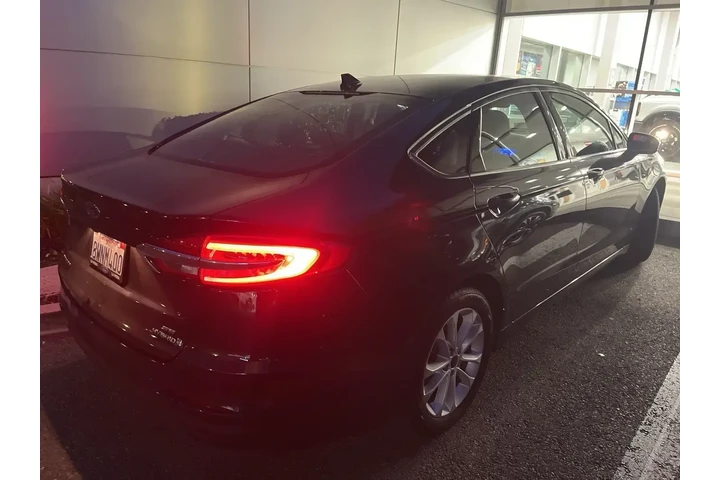 $16900 : Ford Fusion Hybrid 2020 SE 4 image 4