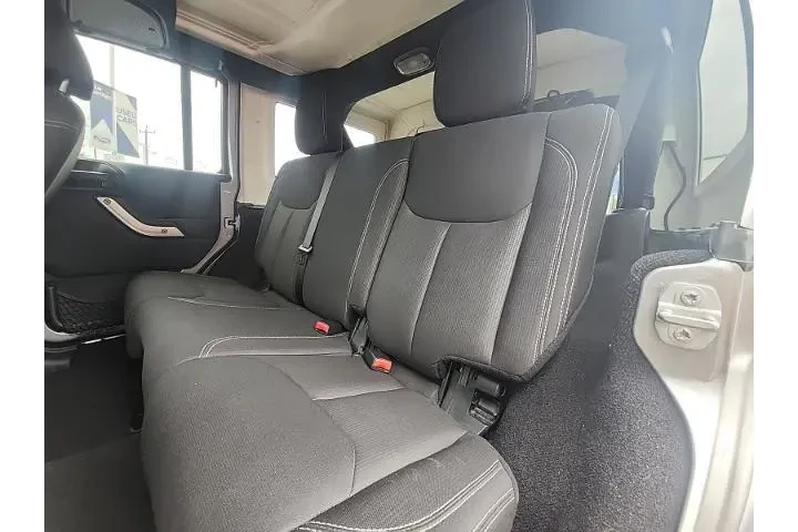 $20495 : Jeep Wrangler Unlimited 2015 image 8