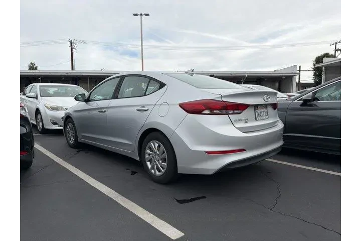 $9456 : Hyundai ELANTRA 2017 SE 4dr image 3