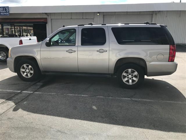 $8999 : 2007 GMC Yukon XL 2WD 4dr 150 image 4