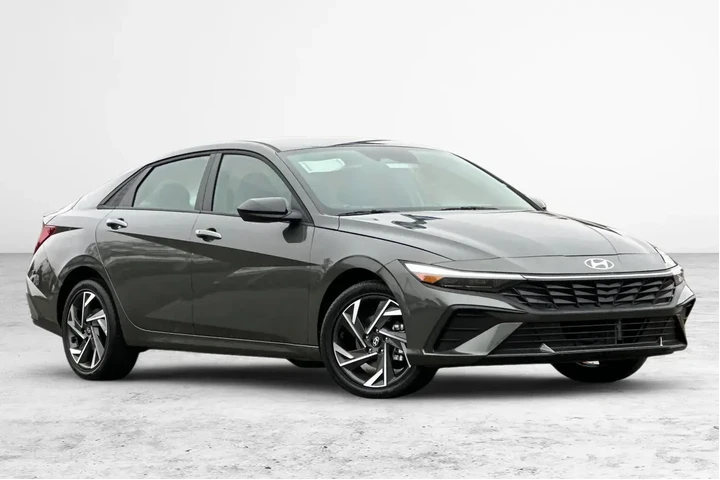$24990 : Hyundai ELANTRA Hybrid 2025 image 2