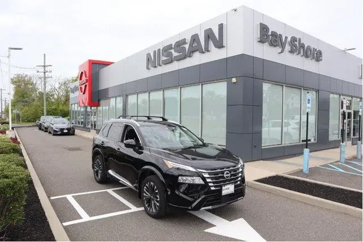 $34243 : Nissan Rogue 2025 Platinum 4 image 1