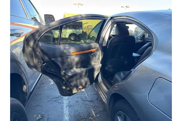 $15000 : Lexus ES 300h 2015 4dr Sedan image 10