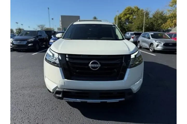 $29842 : Nissan Pathfinder 2024 AWD S image 2