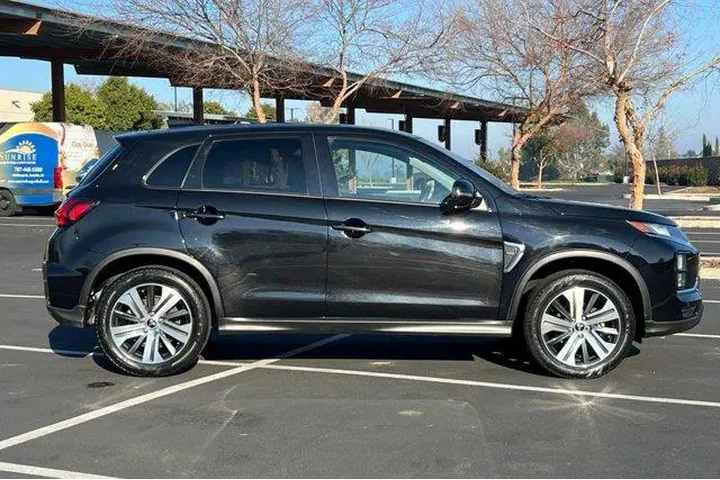 $17456 : Mitsubishi Outlander Sport 2 image 10
