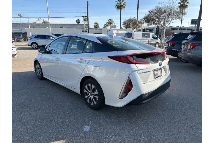 $26900 : Toyota Prius Prime 2021 LE 4 image 5