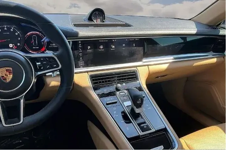$39991 : Porsche Panamera 2018 4dr Se image 9